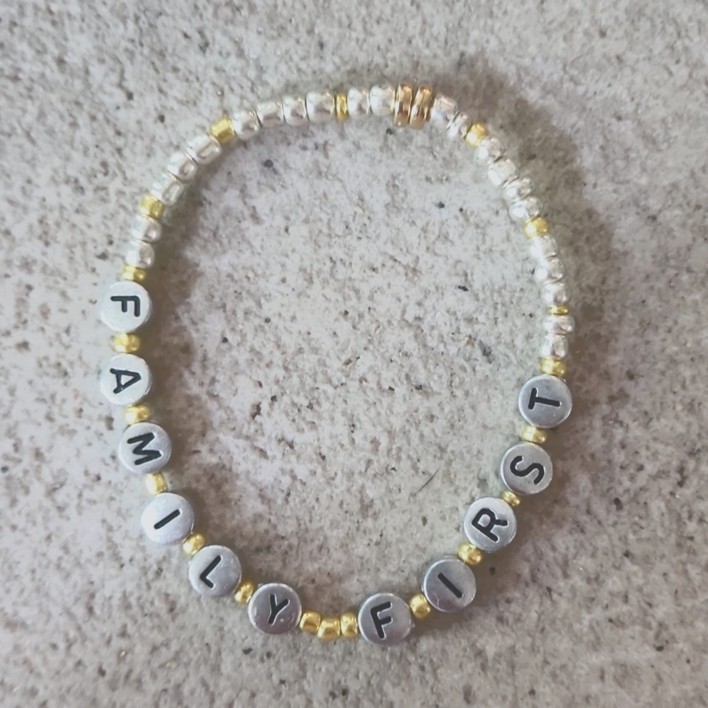 Fashionable handmade glass stretch "Family First" Bead Bracelet